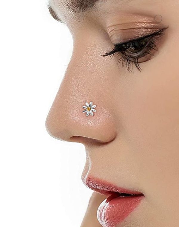 Piercing nez floral en métal jaune vibrant