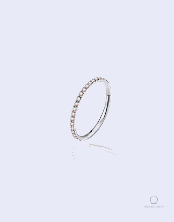 piercing-anneau-levre-inferieure-1 Piercing anneau pour lèvre inférieure Aira Cristal