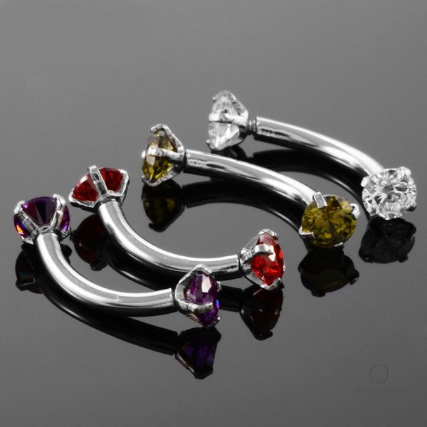 Iolite violet pour piercing bridge, touche subtile