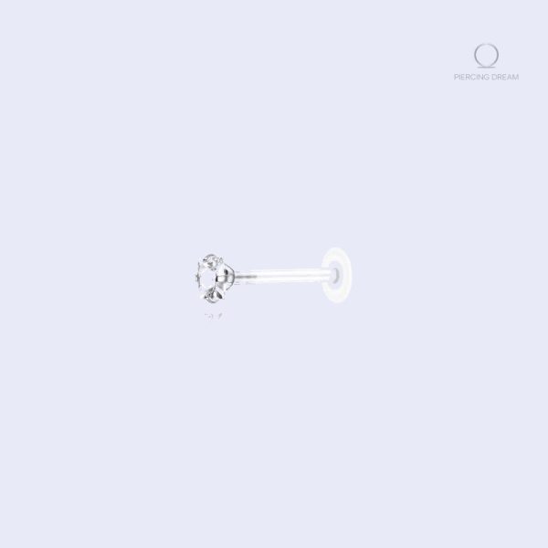 Nadia Cristal, piercing hélix unique et tendance