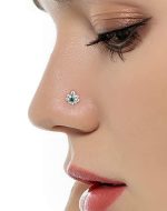 Piercing nostril stylisé avec motif feuille de cannabis