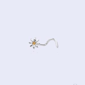 Piercing de nez Suna, tige fine pour un look élégant