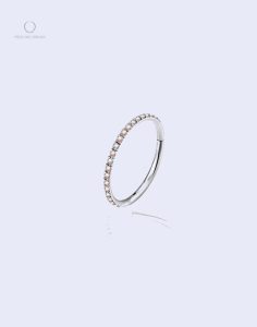 Piercing Aira Cristal en titane pour rook, anneau élégant