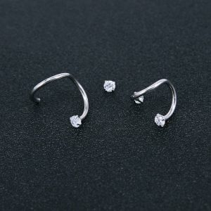 Torsada piercing tragus orné d'un diamant scintillant