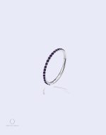 Piercing tragus Aira Pourpre avec pierres violettes
